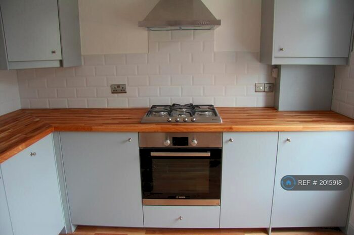 3 Bedroom Maisonette To Rent In Coppermill Lane, London, E17