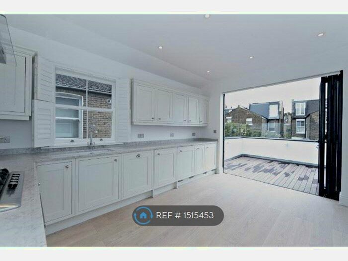 3 Bedroom Terraced House To Rent In Boundaries Road, London, SW12