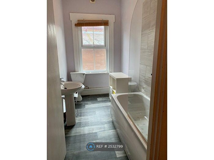 1 Bedroom Flat To Rent In Linnet Lane, Liverpool, L17