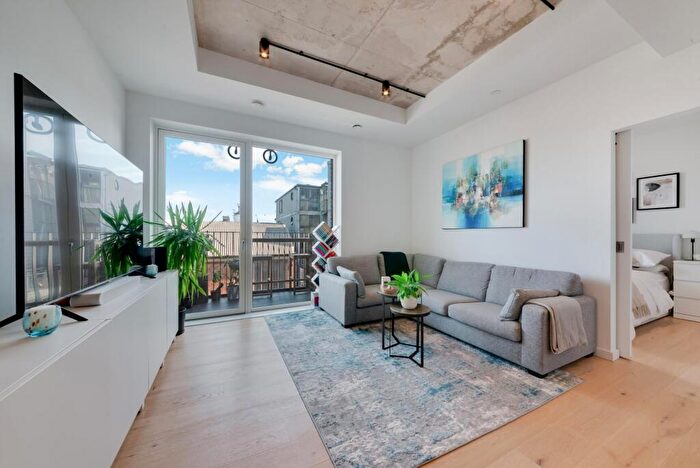 1 Bedroom Apartment To Rent In Hampden House, Goodluck Hope, London, E14