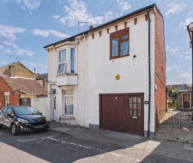 4 Bedroom Semi-Detached House For Sale In Hampshire Street, Fratton, Portsmouth, PO1