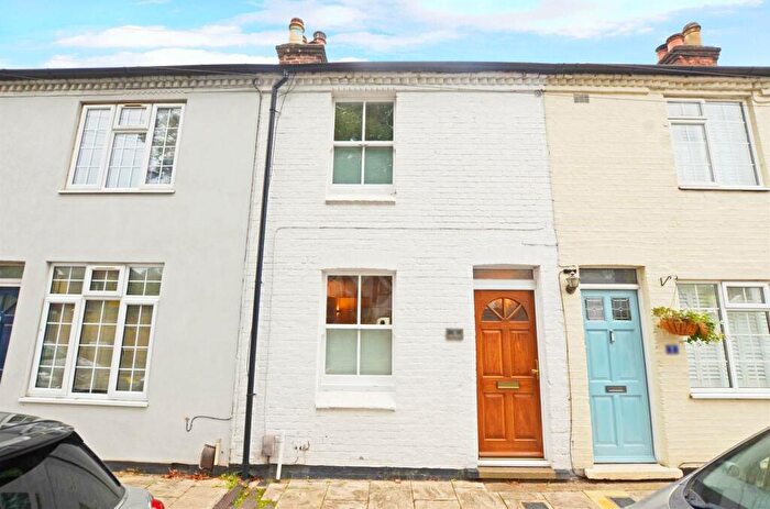 3 Bedroom Terraced House To Rent In Bell Road, East Molesey, KT8