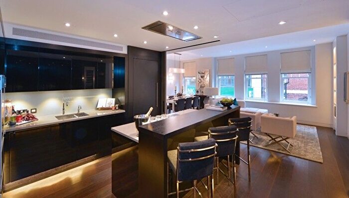 2 Bedroom Flat To Rent In ., Duke Street, London, W1K