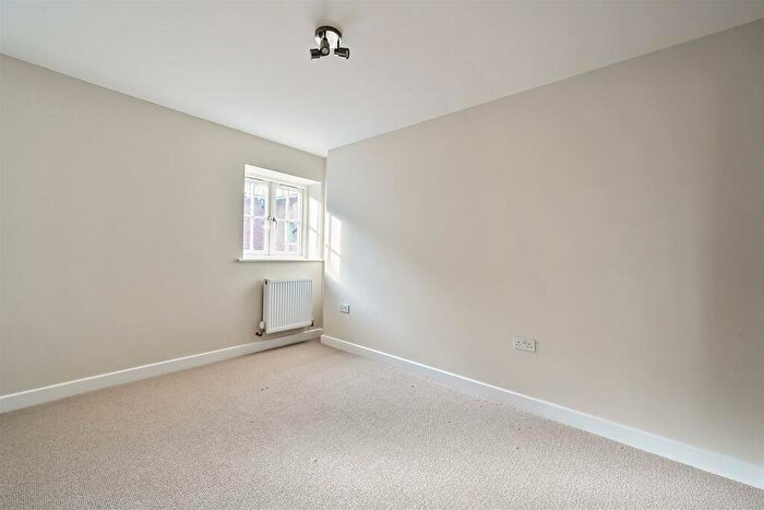 2 Bedroom Cottage For Sale In High Street, Ewell, Epsom, KT17