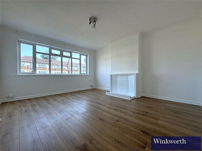 2 Bedroom Flat To Rent In Kenton Lane, Harrow, HA3