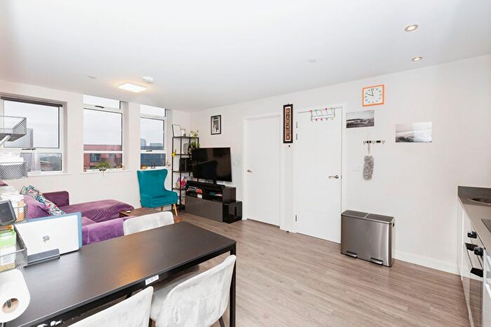 1 Bedroom Flat For Sale In Perth Road, Ilford, Essex, IG2