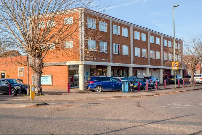 3 Bedroom Flat For Sale In Ashcombe Parade, Kingfield Road, Woking, GU22