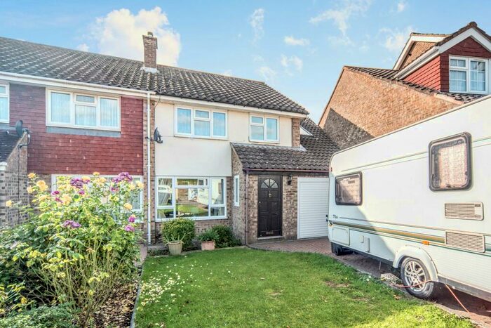 4 Bedroom Semi-Detached House To Rent In Pevensey Road, Bedford, MK41