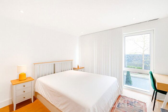 1 Bedroom Flat To Rent In Trafalgar Building, Henry Macaulay Avenue, Kingston Upon Thames, KT2