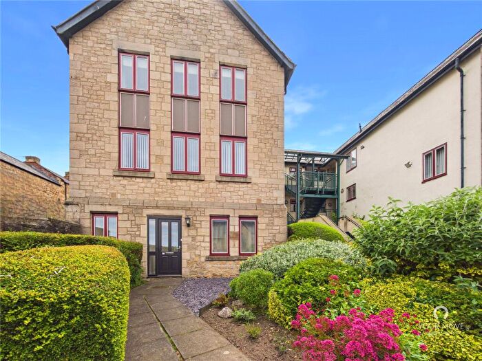 1 Bedroom Flat For Sale In Cheviot Court, West View, Blaydon-On-Tyne, NE21