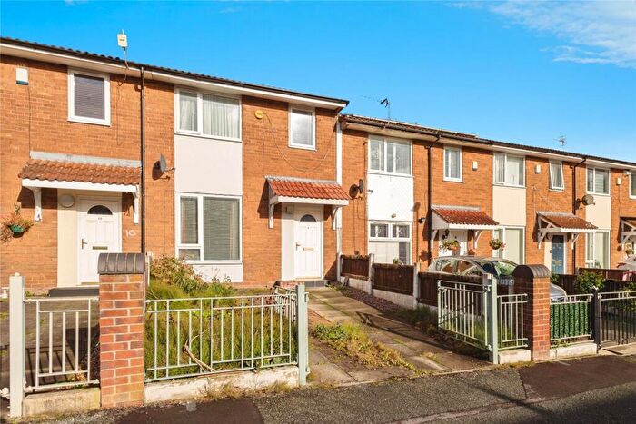 3 Bedroom Semi Detached House For Sale In Nuneaton Drive, Manchester, Greater Manchester, M40