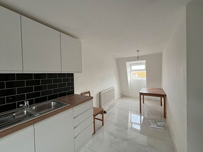 1 Bedroom Flat To Rent In Amersham Road, S, SE14