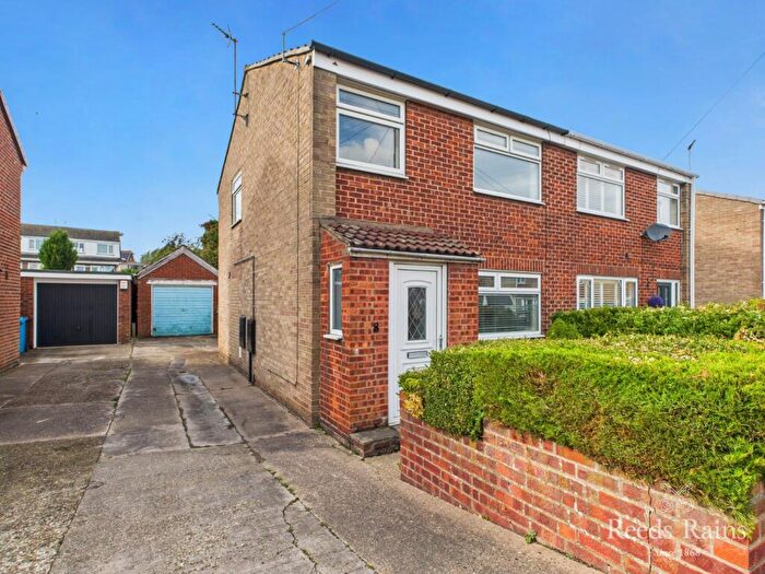 3 Bedroom Semi-Detached House For Sale In St. James Close, Sutton-on-Hull, Hull, East Yorkshire, HU7