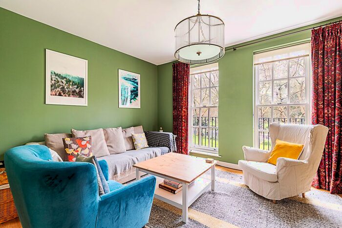 3 Bedroom Town House To Rent In Paradise Row, Bethnal Green, London, E2