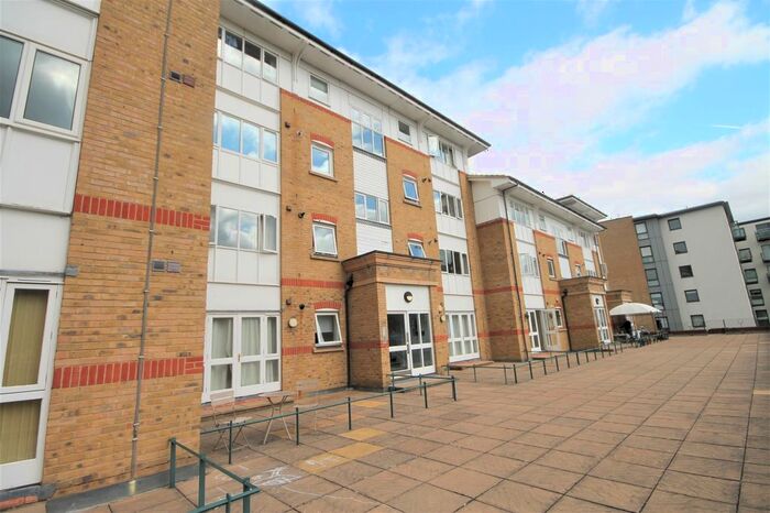 2 Bedroom Flat To Rent In Gainsborough Court, Homesdale Road, Bromley, BR2