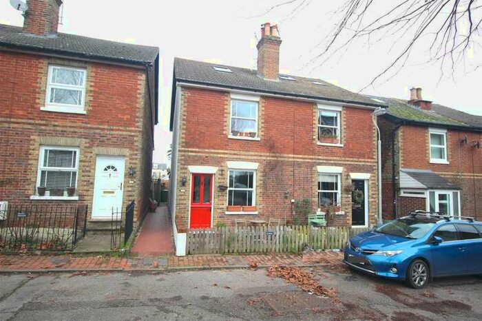 2 Bedroom Semi-Detached House To Rent In Culverden Square, Tunbridge Wells, TN4