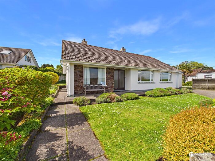 4 Bedroom Detached Bungalow For Sale In Mellanear Road, Hayle, TR27