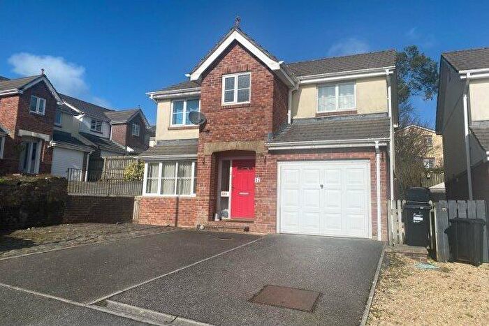 4 Bedroom Property To Rent In Treguddock Drive, Wadebridge, PL27