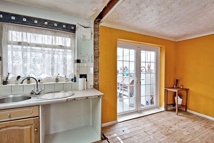 3 Bedroom Terraced House For Sale In St Agnes Drive, Canvey Island, SS8