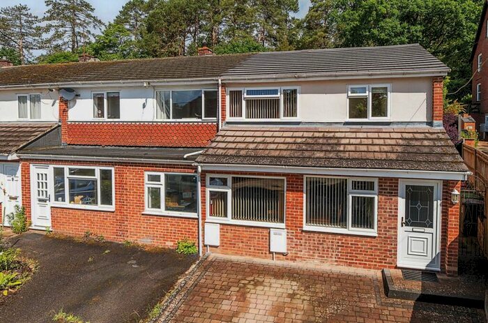 3 Bedroom End Of Terrace House For Sale In Wolfmere Lane, Greatham, GU33