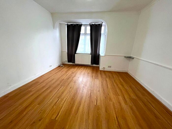 5 Bedroom Terraced House To Rent In Chadwell Heath Lane, Chadwell Heath, Romford, RM6