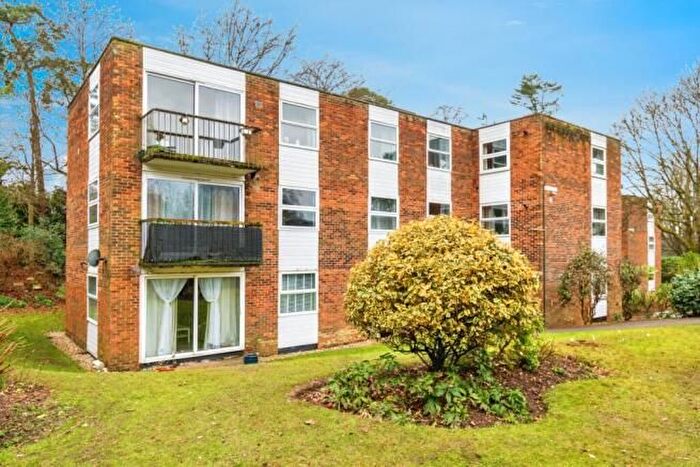 2 Bedroom Flat To Rent In Lingwood Close, Bassett, Southampton, SO16