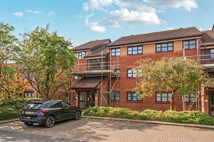 1 Bedroom Flat For Sale In Ash Walk, Wembley, HA0