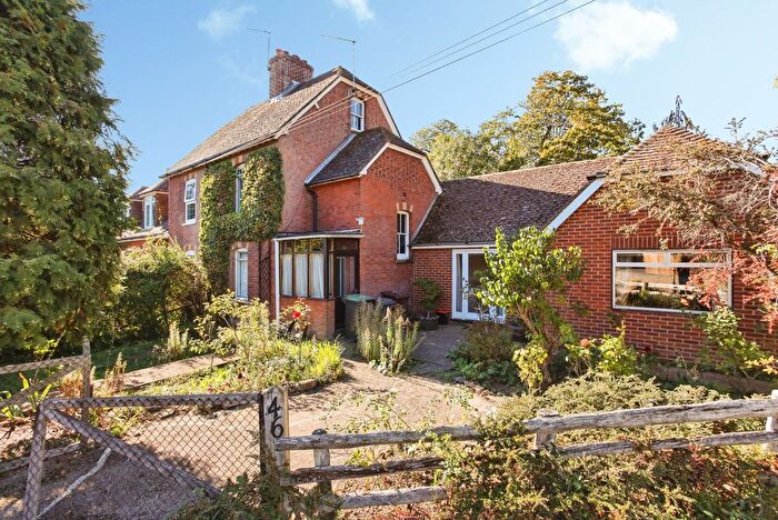 3 Bedroom Semi Detached House For Sale In London Road, Tonbridge, Kent, TN10