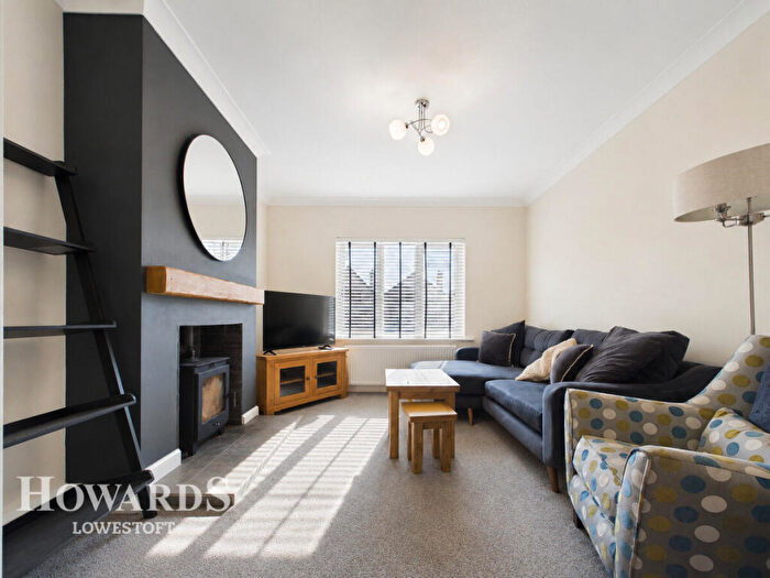 2 Bedroom End Of Terrace House For Sale In Walmer Road, Lowestoft, NR33