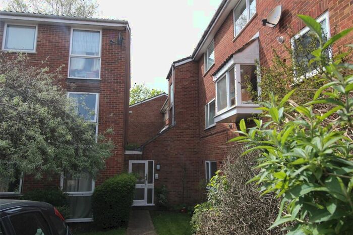 1 Bedroom Apartment To Rent In Shurland Avenue, East Barnet, EN4