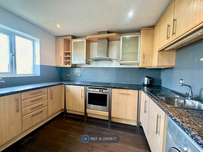 2 Bedroom Flat To Rent In Ashtree Court, Waltham Abbey, EN9