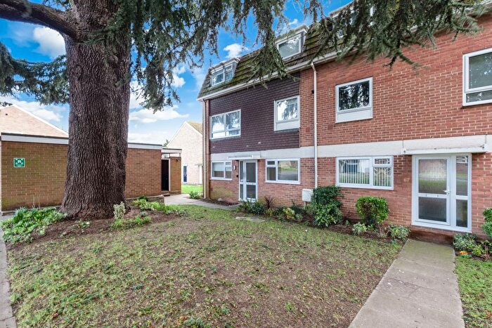 2 Bedroom Flat To Rent In Shelley Close, Abingdon, OX14