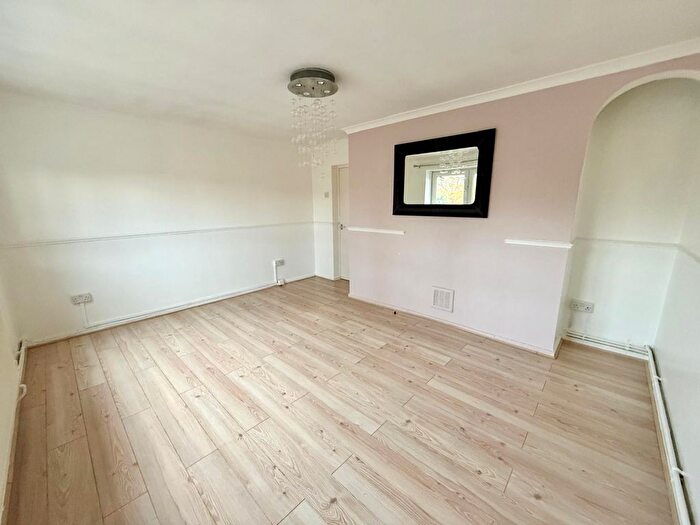2 Bedroom Flat To Rent In London, E6