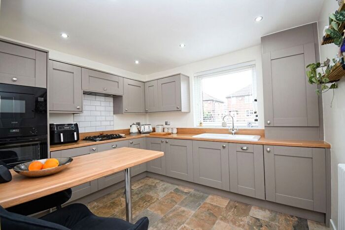 3 Bedroom Semi-Detached House For Sale In Princes Avenue, Irlam, M44