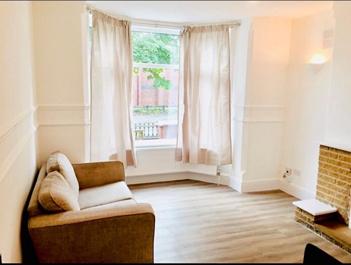 2 Bedroom Flat To Rent In Noel Street, Forest Fields, NG7