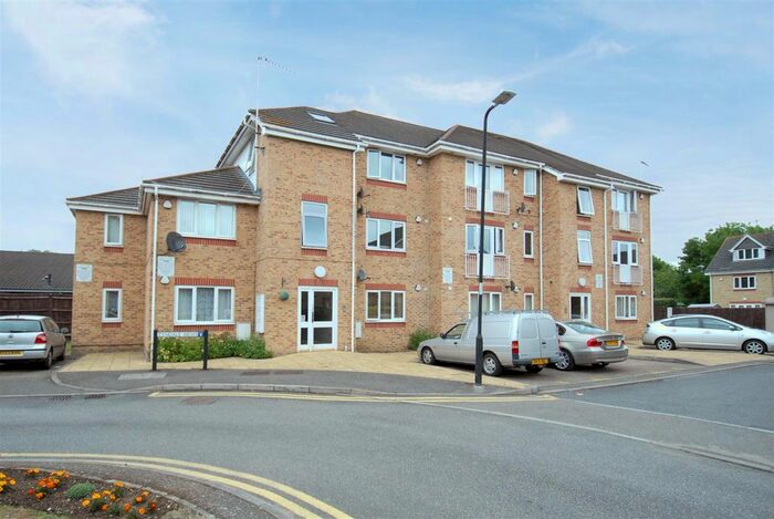 1 Bedroom Flat To Rent In Tyndale Mews, Slough SL1