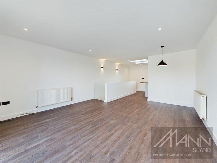 2 Bedroom Detached House To Rent In Glen Morag Gardens, Rochdale, OL11