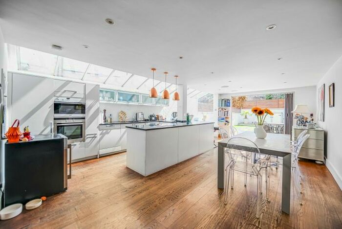 5 Bedroom Flat To Rent In Irene Road, London, SW6