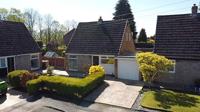 3 Bedroom Detached House For Sale In Finger Post, Little Lever, Bolton, BL3