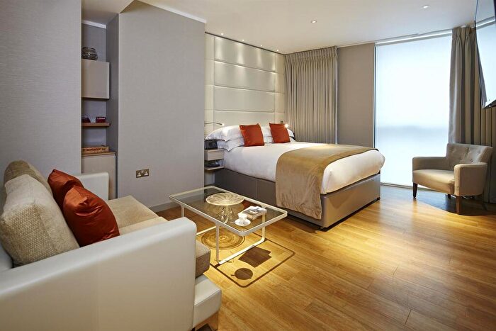 Apartment To Rent In Three Quays, Lower Thames Street, London, EC3R