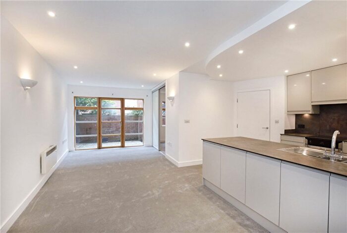 1 Bedroom Flat To Rent In The Courtyard, St. Martins Lane, York, North Yorkshire, YO1