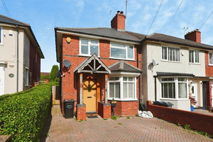 3 Bedroom Semi-Detached House For Sale In Bristol Road South, Birmingham, B45
