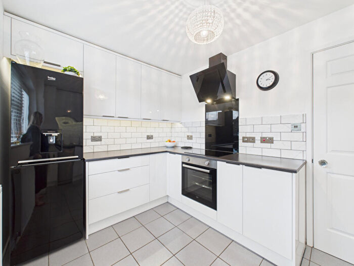 4 Bedroom Detached House For Sale In Howdale Road, Hull, HU8