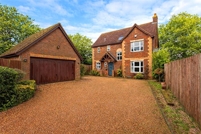 5 Bedroom Detached House For Sale In Walnut Acre, Marlborough Place, Toddington, Bedfordshire, LU5