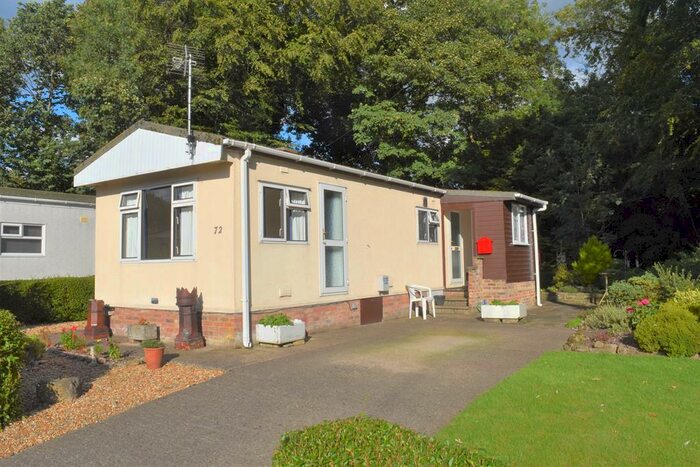 2 Bedroom Park Home For Sale In Quarry Moor Park, Harrogate Road, HG4