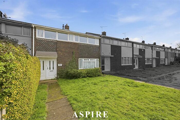 4 Bedroom Terraced House For Sale In **Rear Parking** Shepeshall, Laindon, SS15