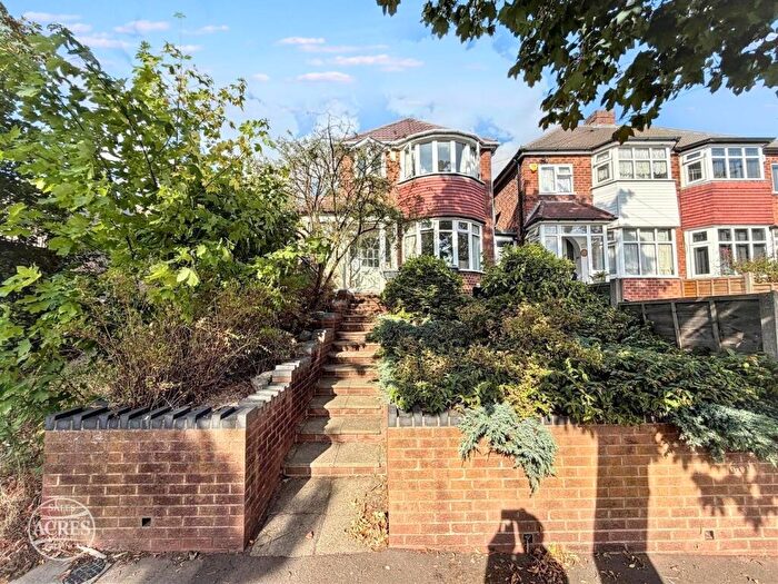 3 Bedroom Detached House For Sale In Wensleydale Road, Great Barr, Birmingham, B42