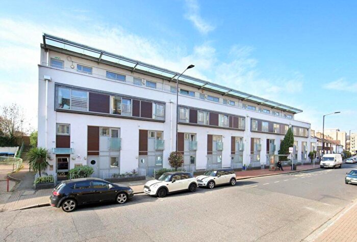 2 Bedroom Maisonette To Rent In Rotherhithe Street, Rotherhithe, London, SE16