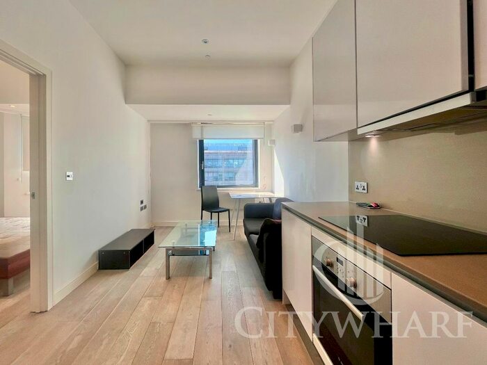 1 Bedroom Flat To Rent In Verona Apartments, Wellington Street, Slough, Berkshire, SL1