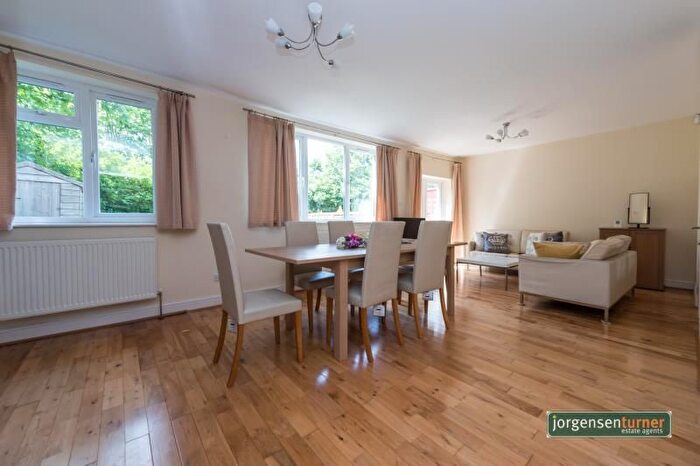 3 Bedroom Property To Rent In Alwyn Gardens Acton, London, W3